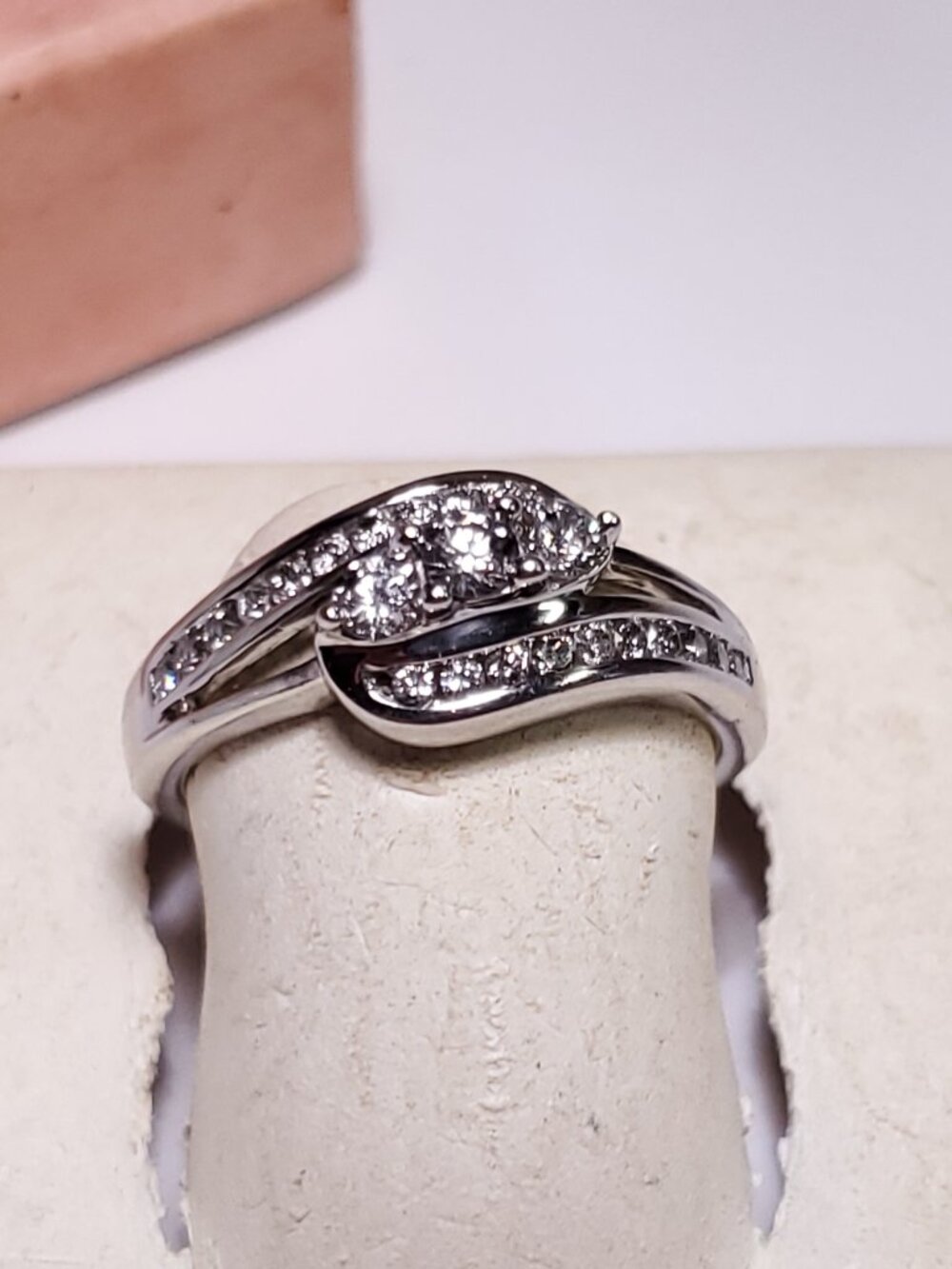 Estate .60ctw Natural 3 Diamond Center &channel 10Kt W/Gold Engagement Ring24520